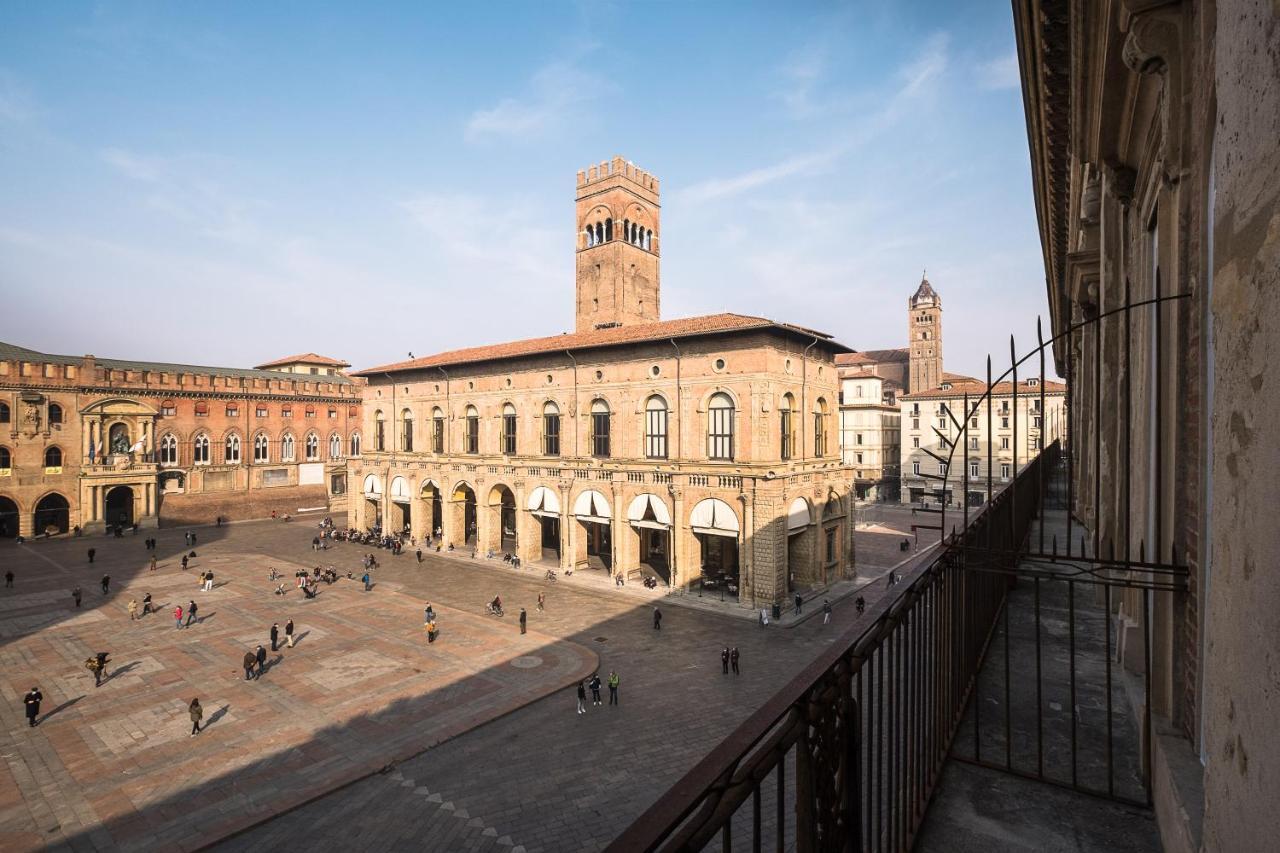 Urbanicooh Asinelli - Balcony On Piazza Maggiore Bologna Kültér fotó