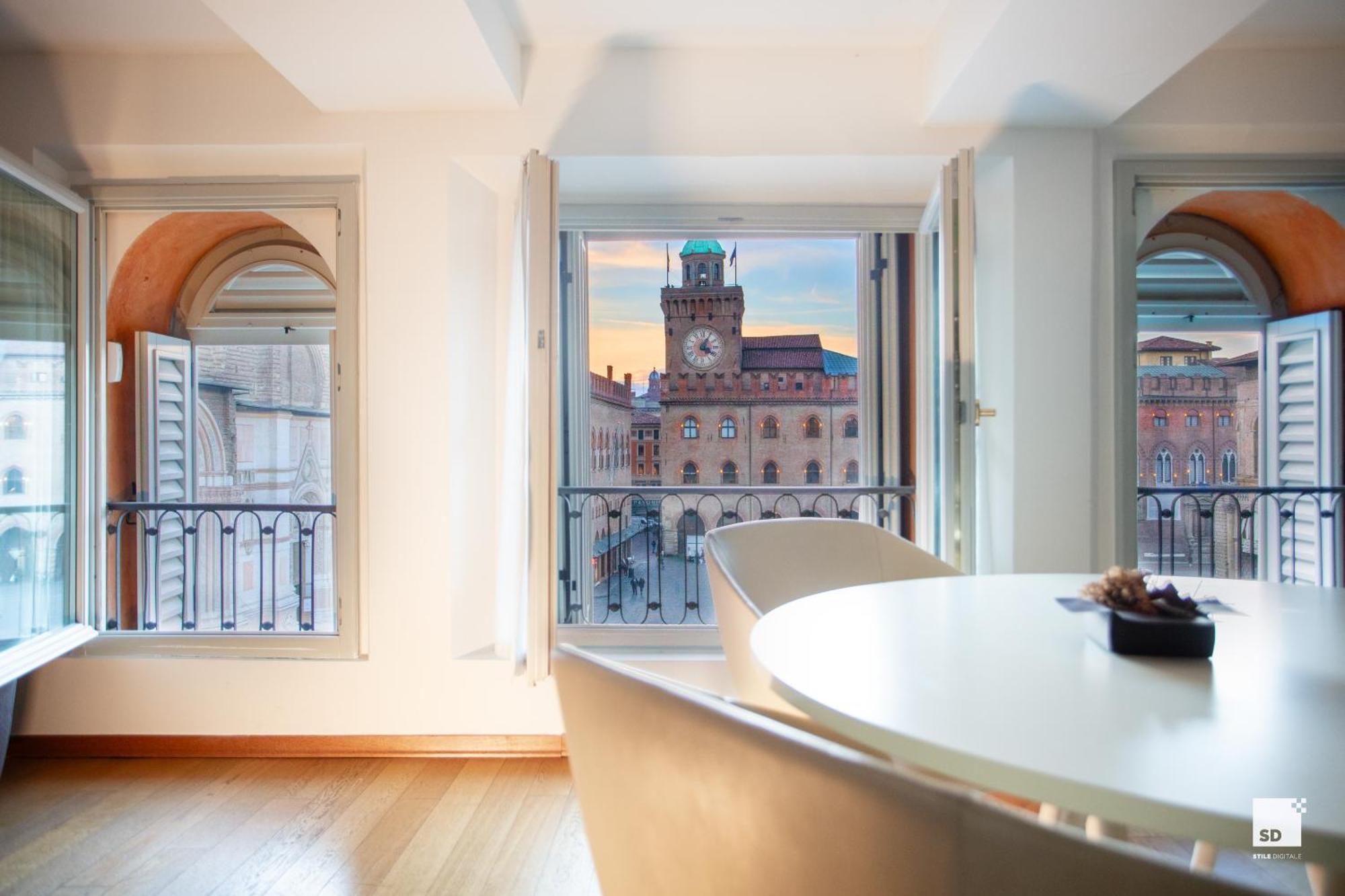 Urbanicooh Asinelli - Balcony On Piazza Maggiore Bologna Kültér fotó